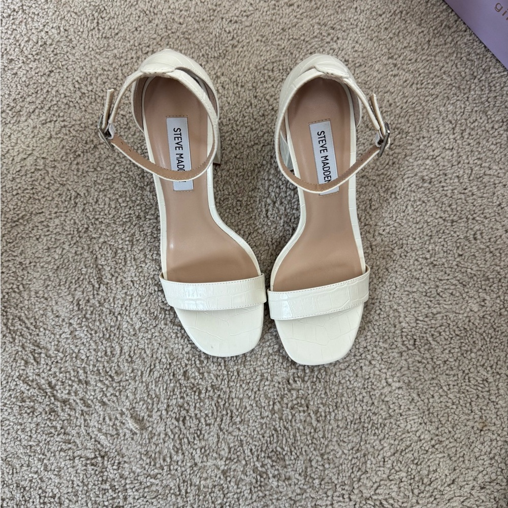 Steve Madden Cream Heels Elegant Design